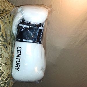 CREED- Pro Training Boxing Gloves-NEW